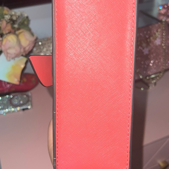 Michael Kors Crossbody Bag with Gold Chain - Picture 6 of 7